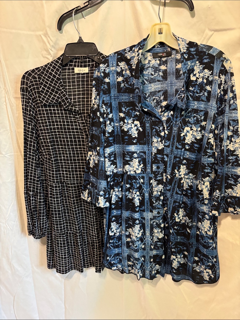 Style & Co tops-2 pk. Knit blk/blu floral & knit blk/white squares. Sz 1X